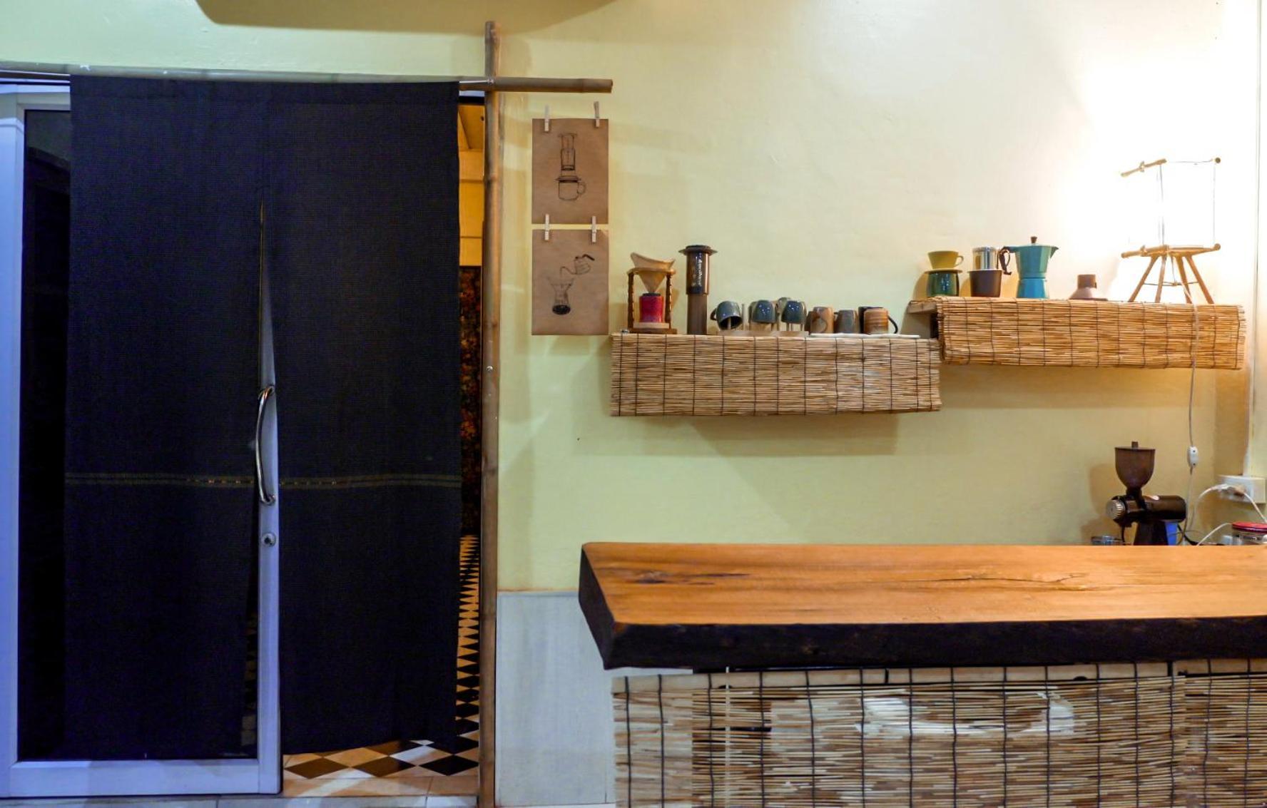 Non Pakse Hostel & Coffee House Экстерьер фото